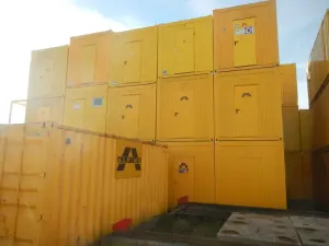 20 Fuss Bürocontainer gebraucht, aufbereitet und neu lackiert – Bild 1