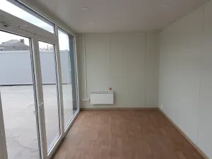 Bürocontainer mit bodentiefen Fenstern – Bild 5