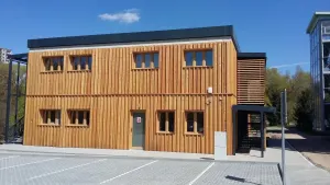 Containeranlage mit Holzfassade – Bild 6