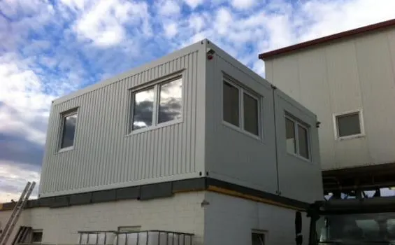 20 Fuss Duo- Bürocontaineranlage mit WC und Pantryküche, fabrikneu