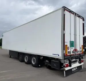 Schmitz Cargobull SKO24 / Carrier Vector 1550 / Doppelstock – Bild 2