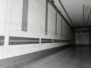 Schmitz Cargobull SKO24 / Carrier Vector 1850 / Doppelstock / Lift – Bild 9